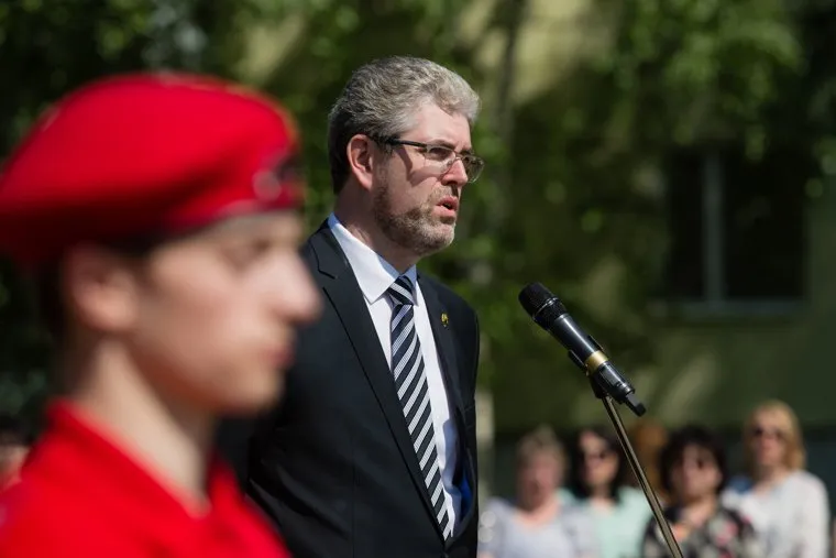 Митинг приуроченный к двадцатой годовщине трагической гибели мэра Нефтеюганска Владимира Петухова