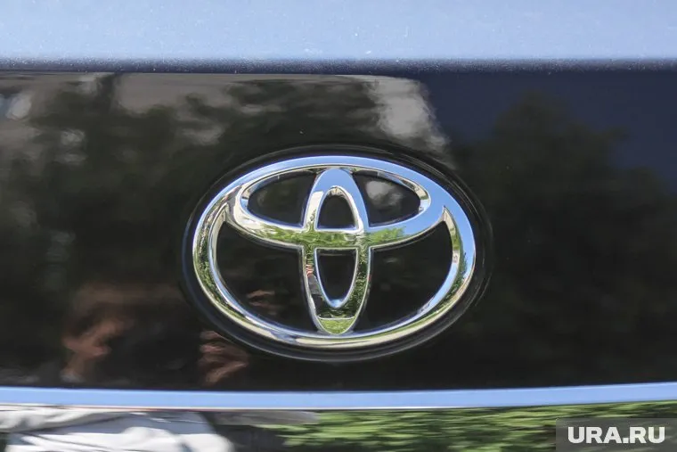 Мэр Губахи Николай Лазейкин арендует Toyota Camry за 500 рублей в день