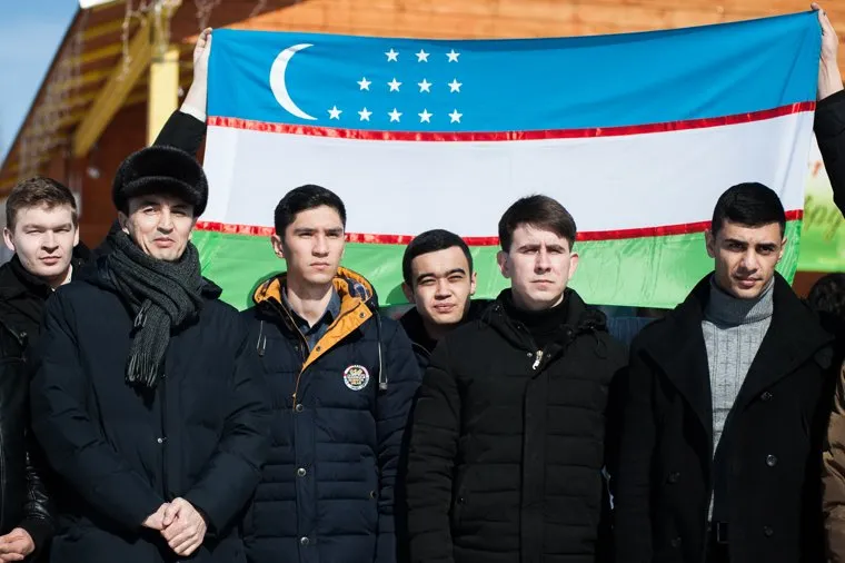 Празднование национального праздника «Навруз» в загородном культурно-развлекательном центре «Парк Сказов». Свердловская область, Арамиль