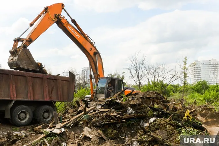 От коттеджей остались кучи мусора (архивное фото)