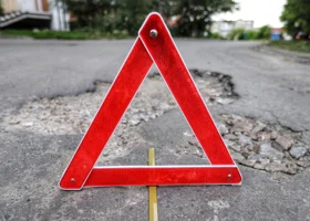 В центре Кургана столкнулись два авто и перекрыли перекресток