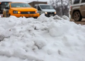 В ХМАО таксист высадил пассажирку с ребенком на мороз