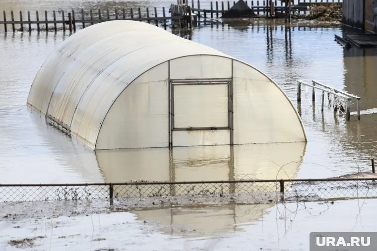 Вода в Тоболе подбирается к опасному явлению