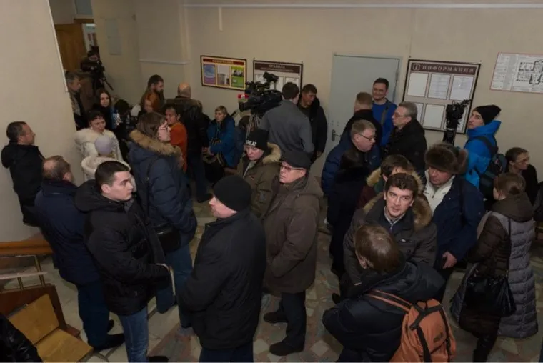 Суд арестовывает Новикова СЖАТЫЕ фото