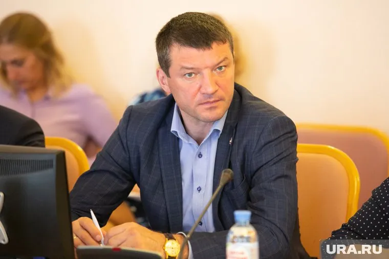 Евгений Макаренко покинул Тюменскую облдуму