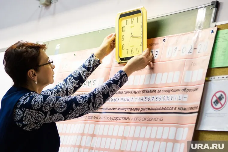 Некоторые пользователи отметили, что повышение зарплат — единственный способ привлечь мужчин в учителя