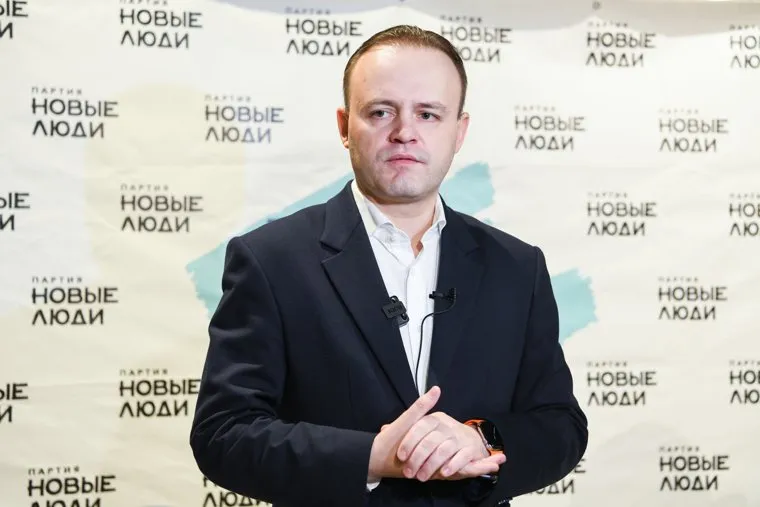 Владислав Даванков на встрече со сторонниками и в общественном транспорте. Екатеринбург