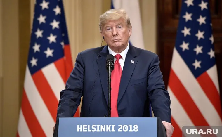 Дональд Трамп продолжает работать, несмотря на коронавирус