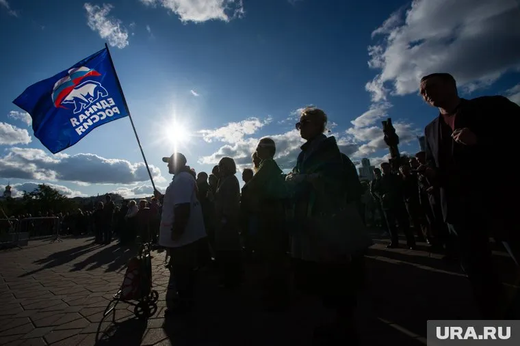 Единороссов заставят быть скромнее