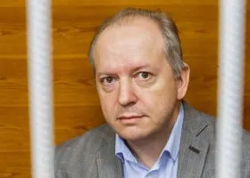 Свердловского экс-замминистра, обвиненного в мошенничестве, выпустили из СИЗО