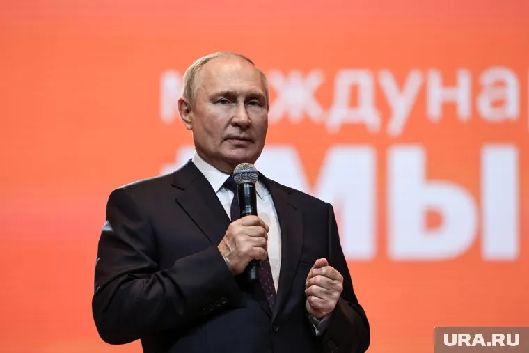 С проблемами выплат и экипировки мы непременно разберемся, заявил Владимир Путин