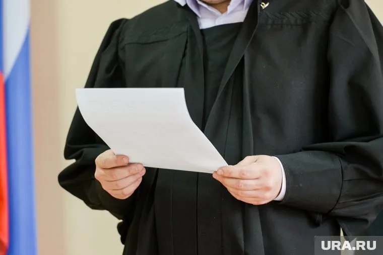 Суд согласился, что оставлять ребенка с родителями опасно 