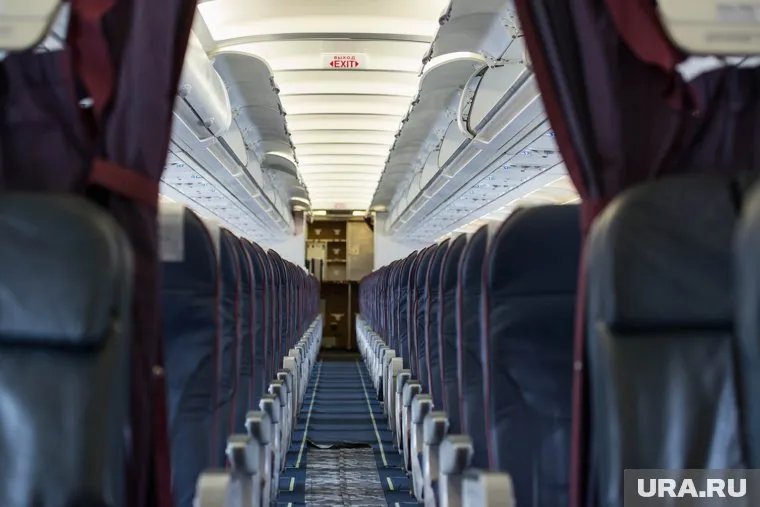 Посадка пассажиров завершилась, но самолет не может улететь