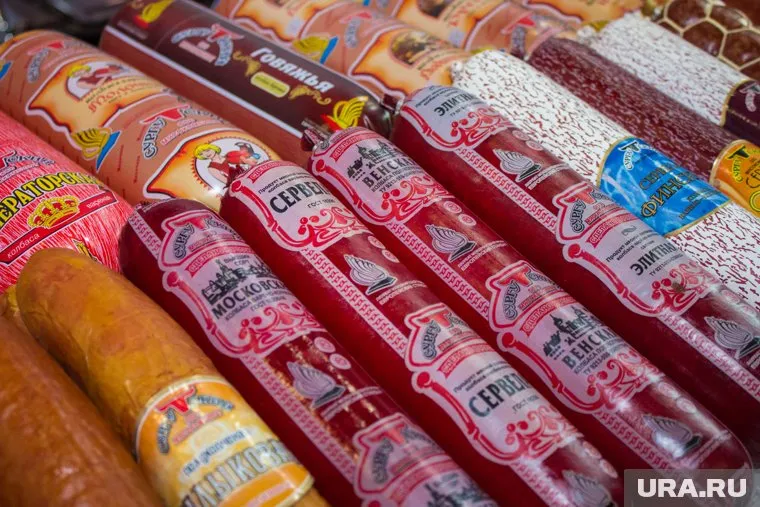 В Надыме продавали испорченные продукты и добавления в чек лишних позиций