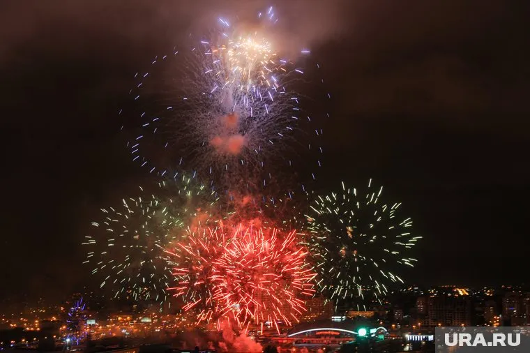 Мост обрушился, когда москвичи смотрели фейерверк