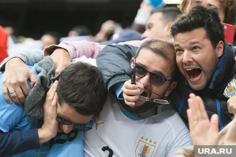 Пиво может вернуться на российские стадионы, заявил Валерий Ботвин