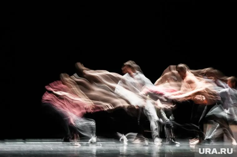 Труппа репетирует спектакль (архивное фото)