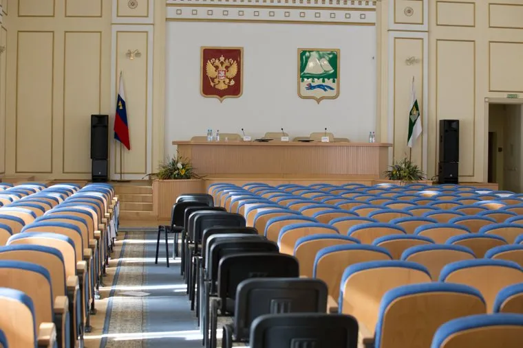 Полпред президента в УФО представил врио губернатора Курганской области Шумкова Вадима региону. г. Курган (необр)