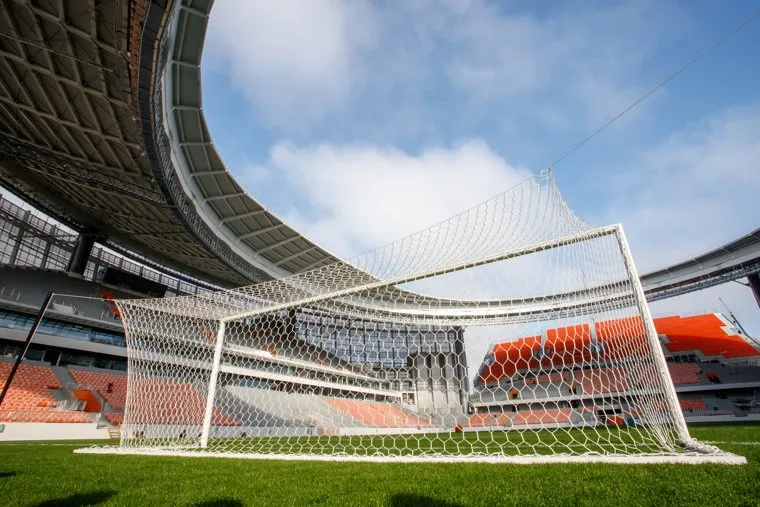 Визит делегации FIFA на стройплощадку Екатеринбург-Арены (ex. Центральный стадион). Екатеринбург, футбольное поле, центральный стадион, футбольные ворота, екатеринбург-арена