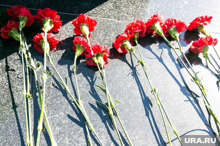 На плите мемориалы перечислены не все фамилии бойцов, похороненных на кладбище города Щучье