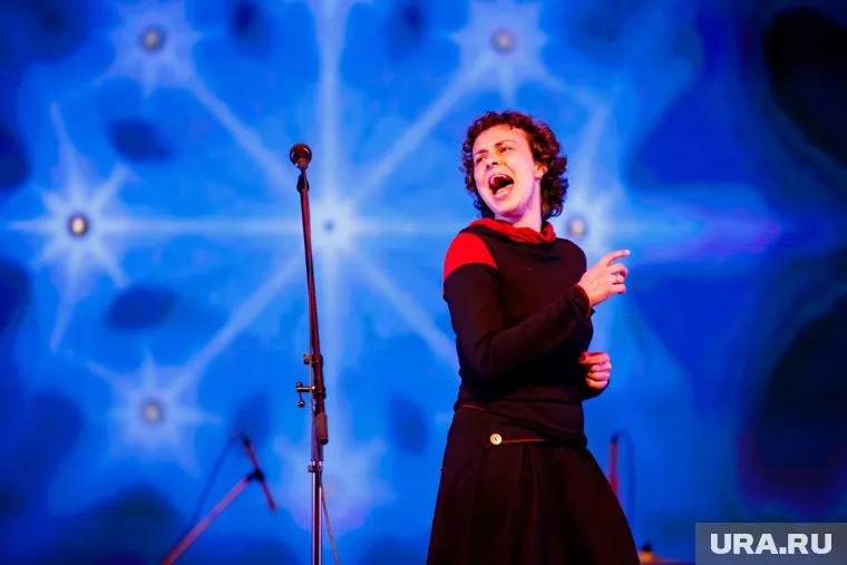 Официальный представитель певицы не комментирует информацию