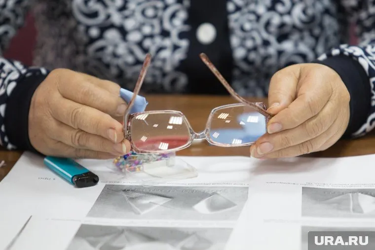 В условиях пандемии безопаснее носить очки