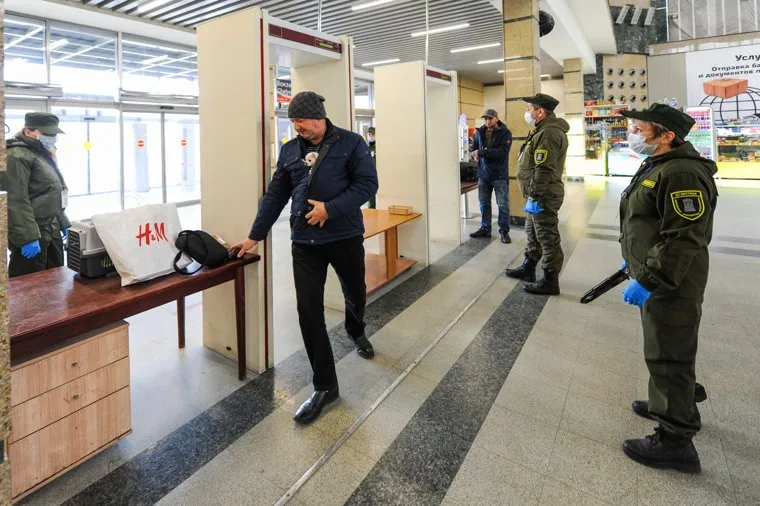 Меры защиты от инфекции на железнодорожном вокзале. Челябинск