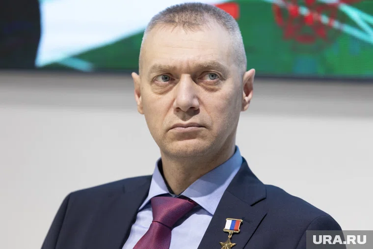 О Герое РФ Максиме Шоломове написали книгу в новом, интересном для детей формате