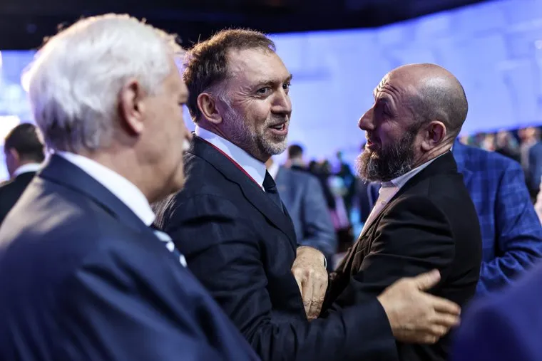 Сбор гостей на пленарное заседание на ПМЭФ 2022. Санкт-Петербург