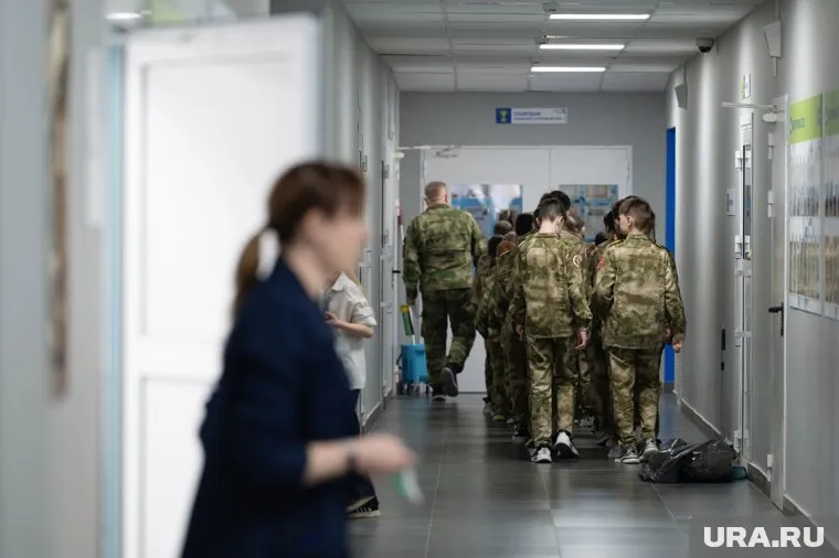 "Единая Россия" поможет школьникам глубже понять новейшую историю страны