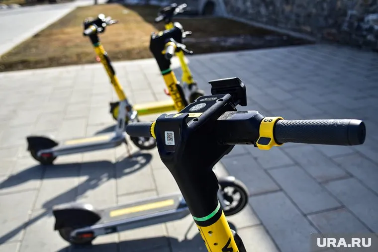 При превышении скорости в зоне с ограничениями, самокаты замедляются автоматически