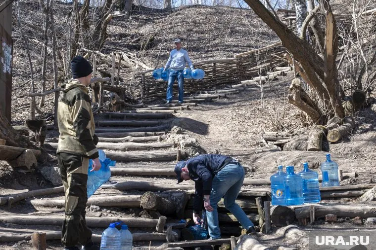 Роспотребнадзор не рекомендует употреблять воду из родников
