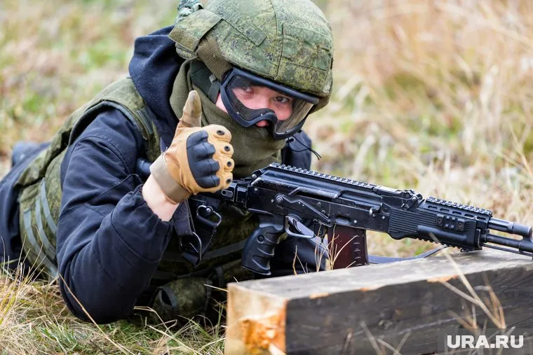 Бойцам с фронта отправят десятки тактических очков