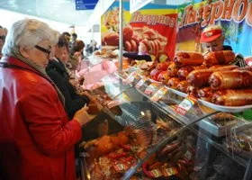 Диетолог предупредил об онкологическом заболевании из-за колбасы