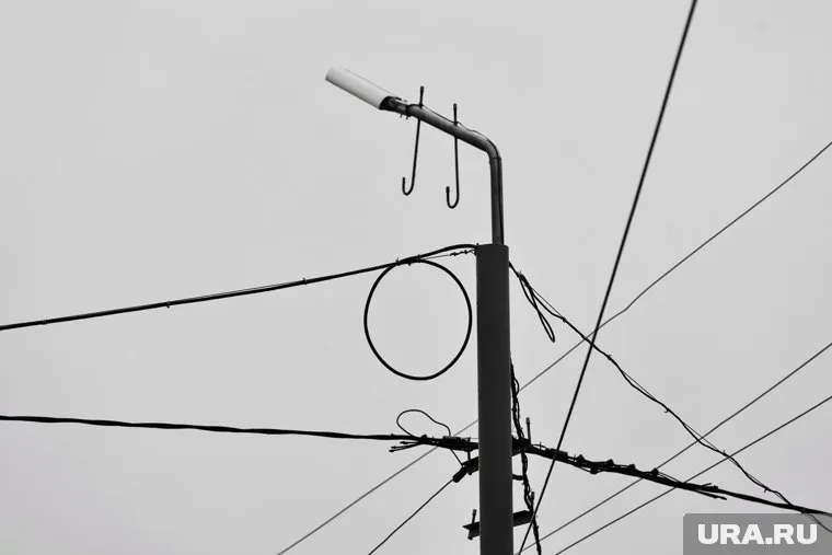 Камаз обрушил опору ЛЭП (архивное фото)