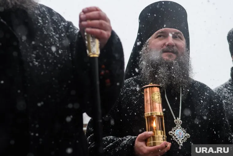 Благодатный огонь должны доставить в Екатеринбург к Пасхе