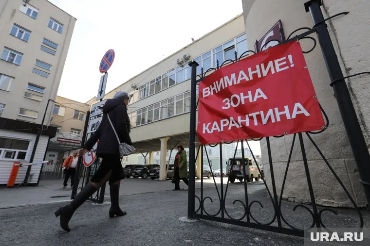 Зимой ограничительные меры из-за коронавируса в РФ не снимут, считает Алексей Аграновский