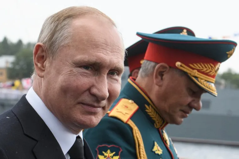 Торжественная церемония празднования Дня ВМФ на Сенатской площади. Санкт-Петербург