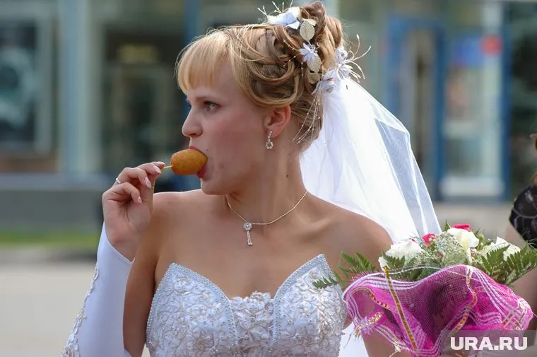 За причудливый наряд невесты организаторы обещают вручить щедрый приз