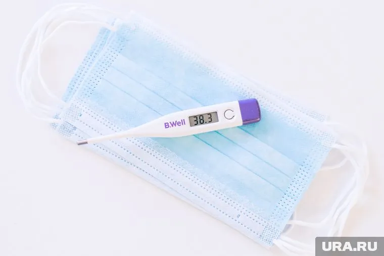 В Екатеринбурге продолжает действовать масочный режим в больницах