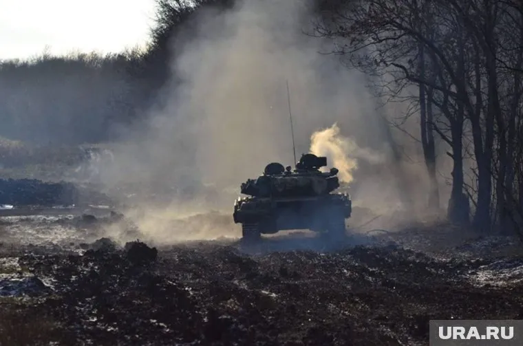 Челябинец снял на видео горящий танк ВСУ в Донецкой области