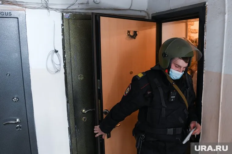 Соседи умершего пенсионера сообщили о случившемся в полицию