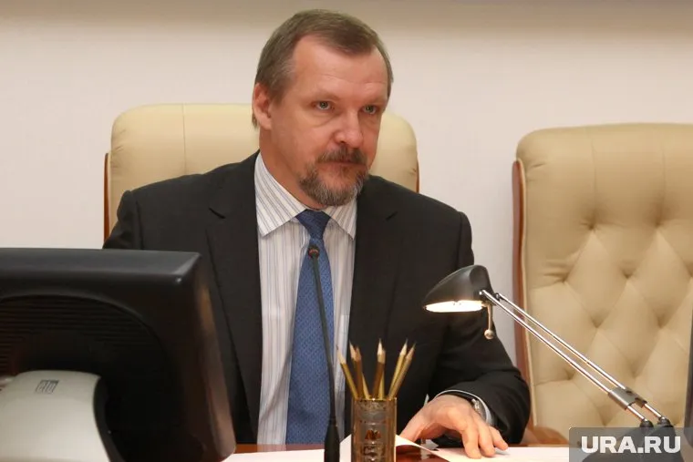 Вячеслав Елизаров сменил на посту главы Уватского района Сергея Путмина (на фото)