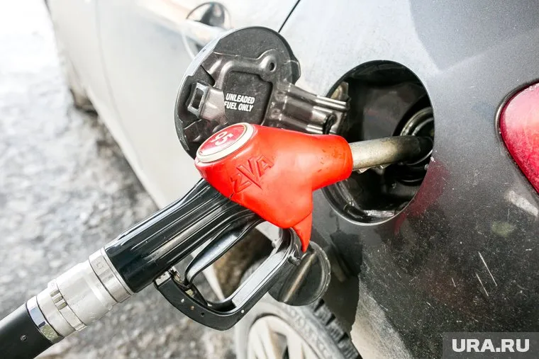 В среднем цены на бензин в ХМАО снизились на 15 копеек