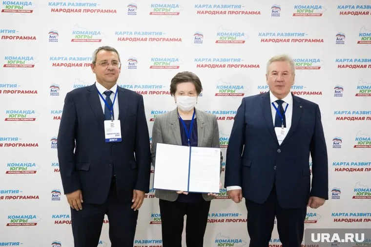 Сейчас у губернатора ХМАО осталось только две заметных роли — выборщика и наблюдателя