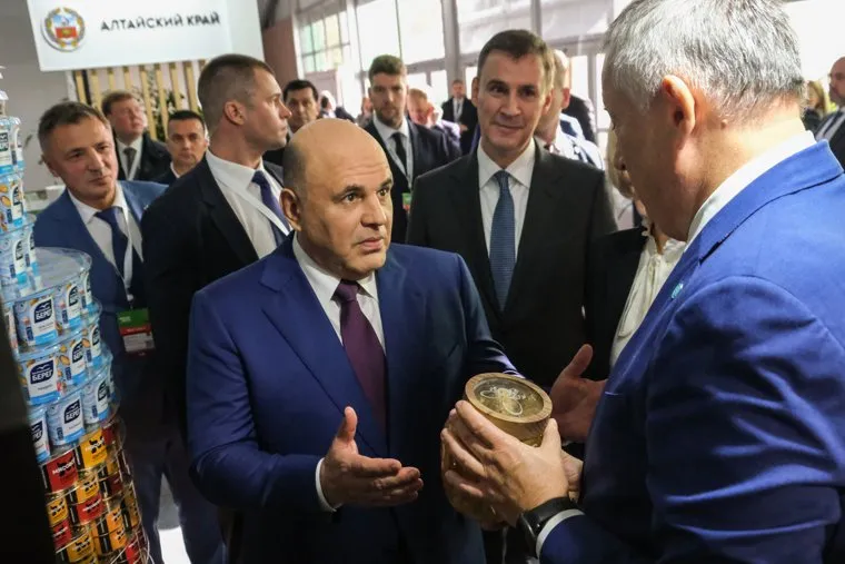 Михаил Мишустин посетил агропромышленную выставку "Золотая осень". Москва 