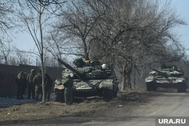 На стороне Украины воюют только иностранные наемники, заявил командир танка Т-80