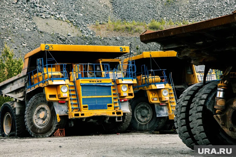 Горняк погиб в перевернувшемся на плохой дороге «БелАЗе»