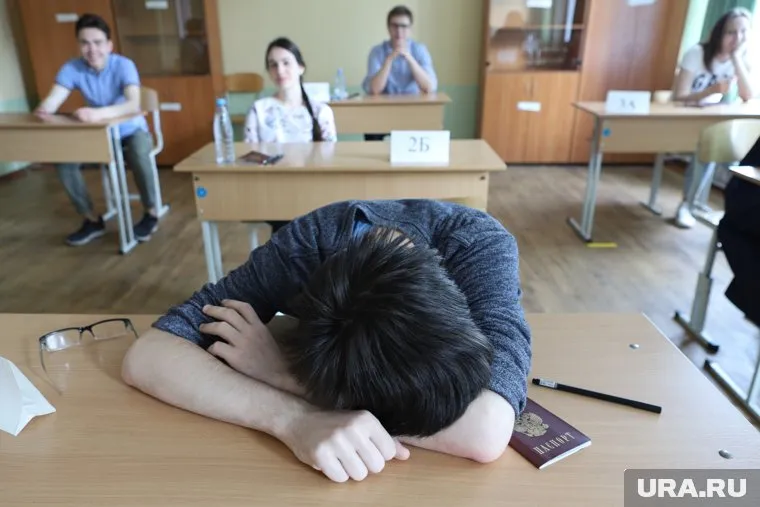 Школьникам придется сдавать экзамены, чтобы получить аттестат