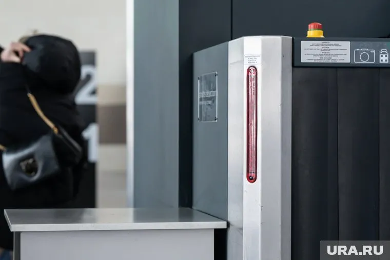 Десятки рейсов задерживаются или отменены утром 5 августа в аэропортах РФ